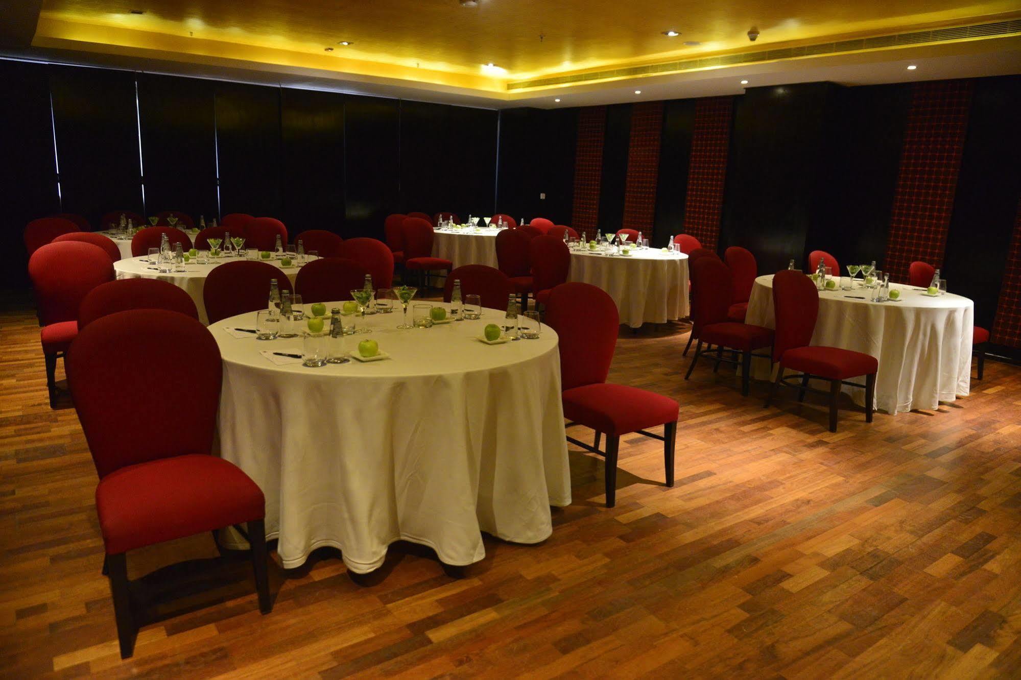 Hard Rock Hotel Goa Calangute Zewnętrze zdjęcie The interior of the restaurant